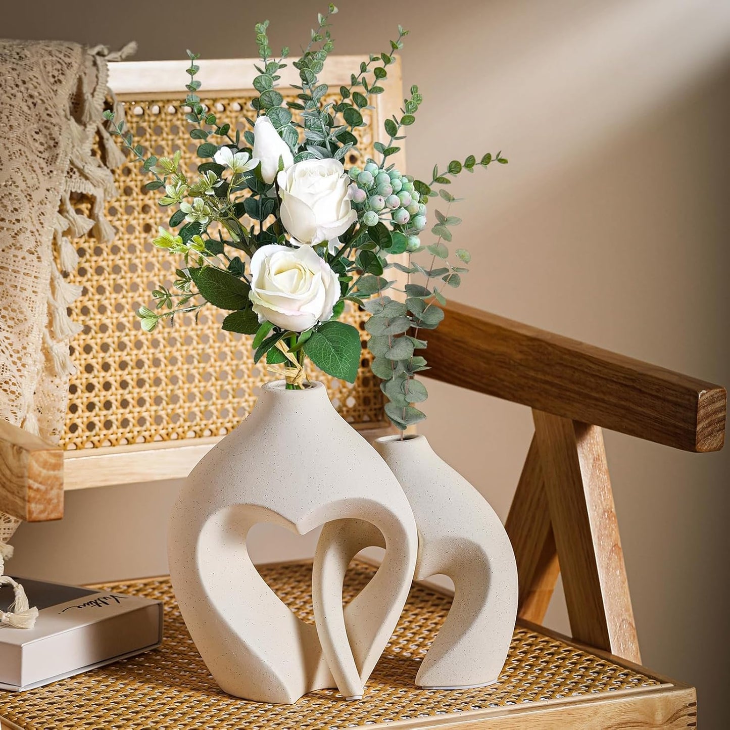 Elegant Heart-Shaped White Ceramic Vases - Set of 2 for Stylish Home Decor, Weddings, and Office Centerpieces